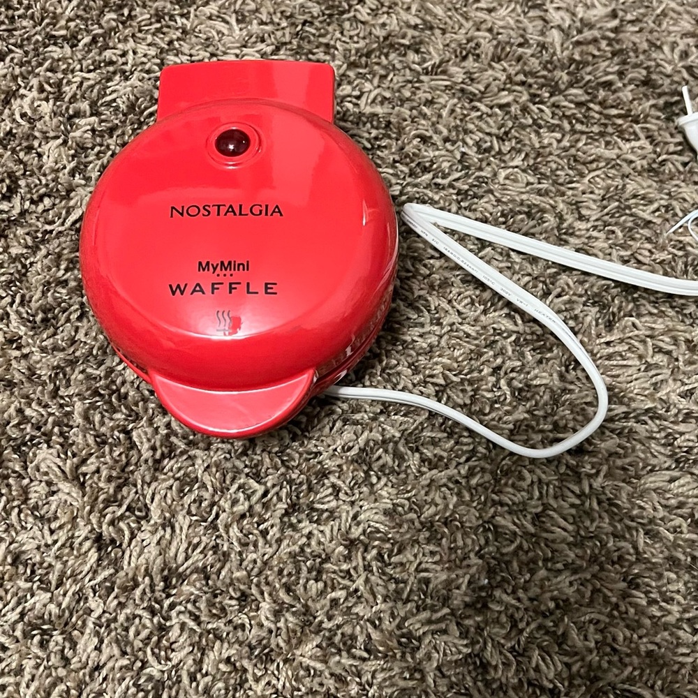 Nostalgia MyMini Red Waffle Maker